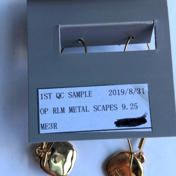 New Vintage Robert Lee Morris earrings. Gold-plated drop dangle 2 1/4+. - Picture 4 of 6